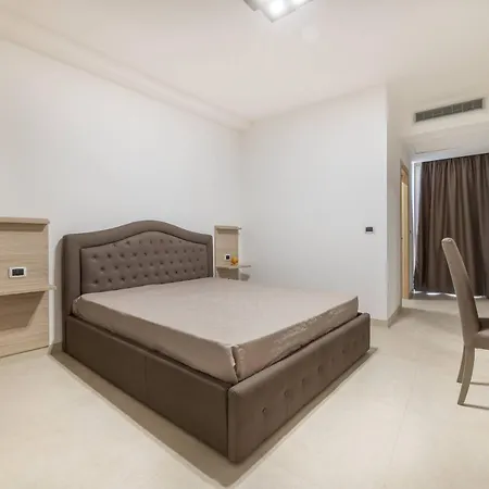 Alojamento de Acomodação e Pequeno-almoço Salento Palace 3*