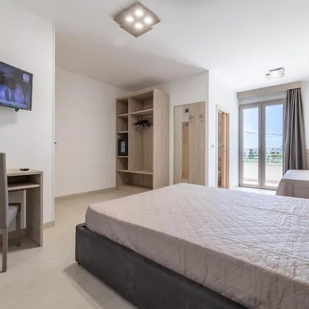 Salento Palace 托雷圣乔万尼乌
